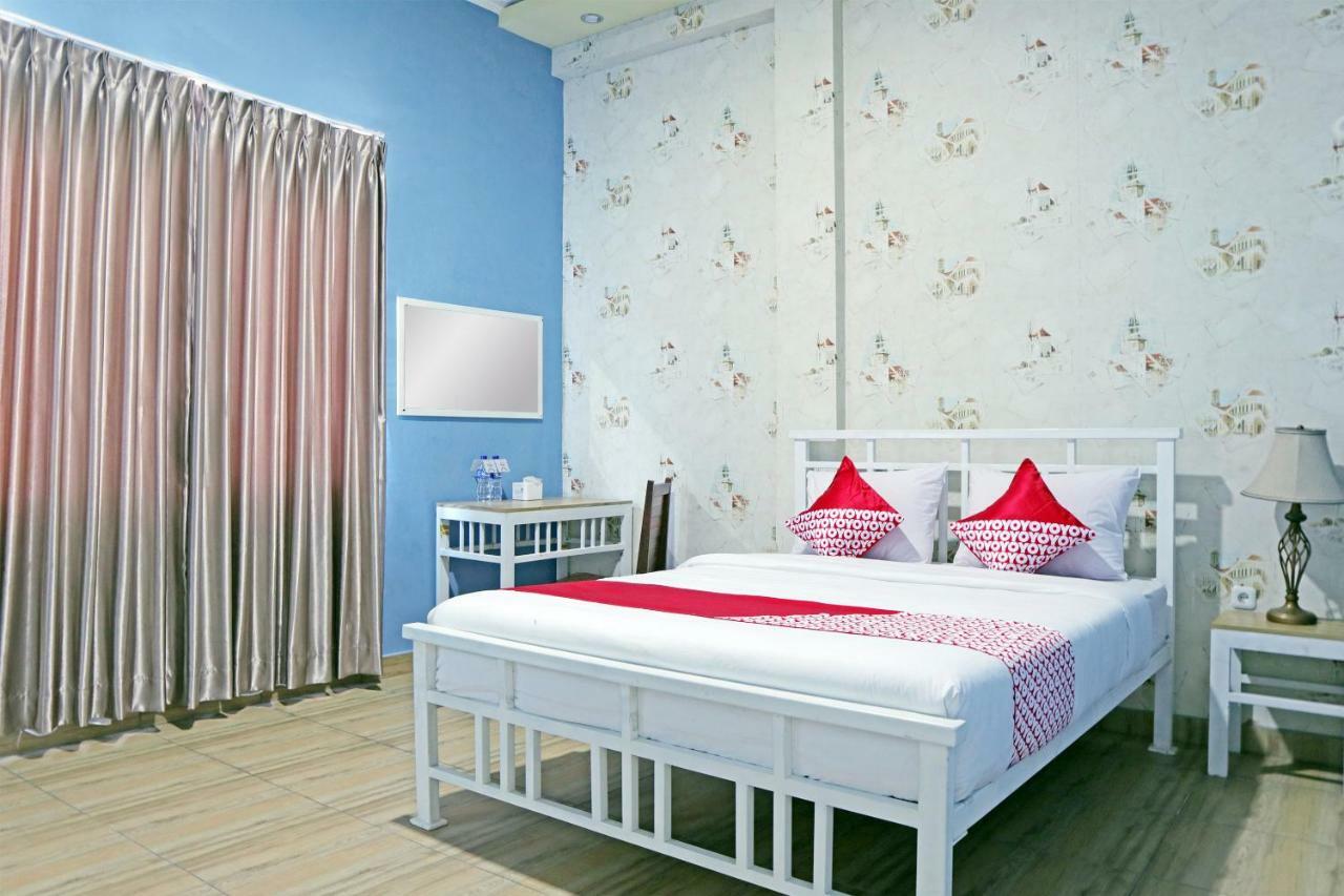 Oyo 1386 Hotel Grand Gabelo Bukittinggi Luaran gambar