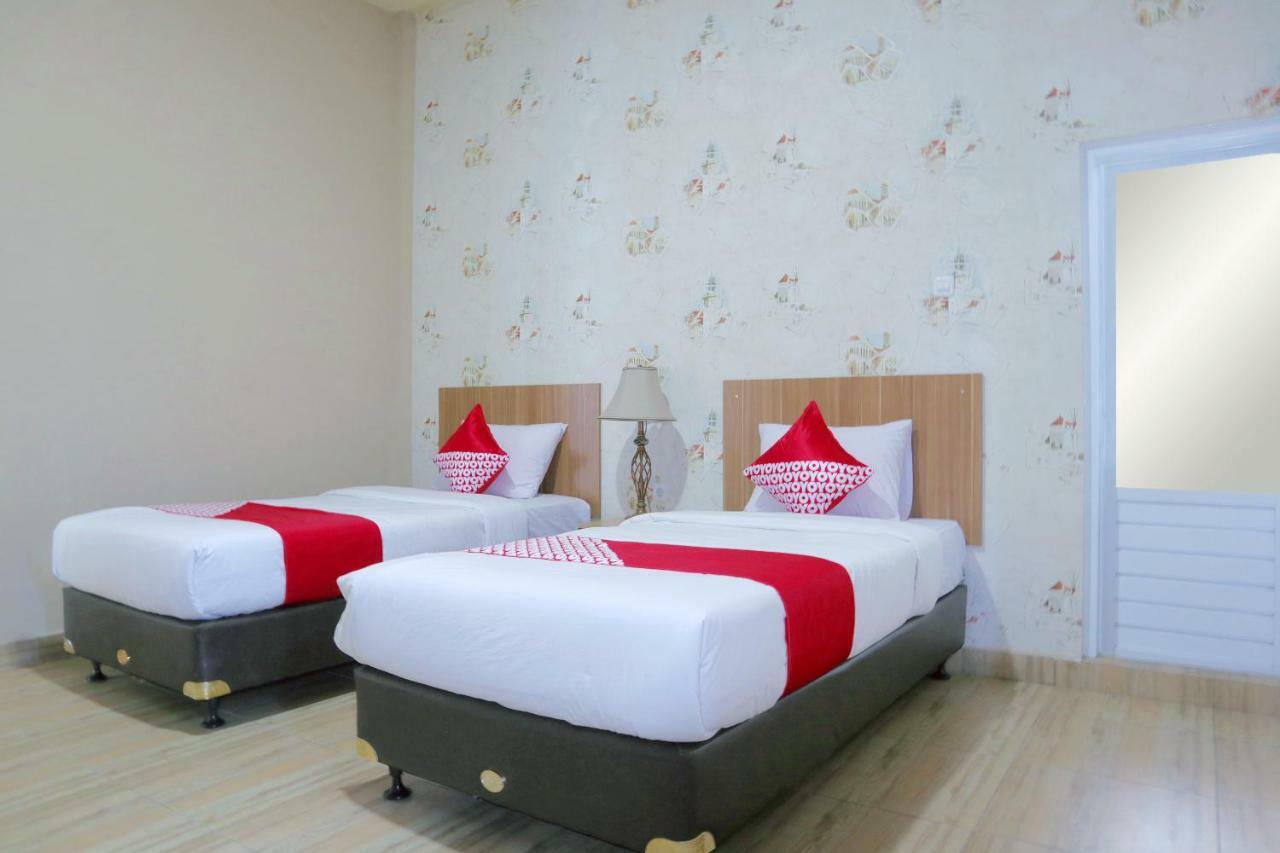Oyo 1386 Hotel Grand Gabelo Bukittinggi Luaran gambar