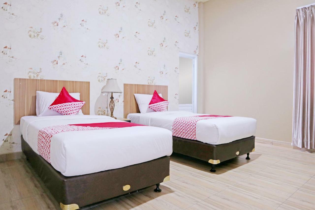 Oyo 1386 Hotel Grand Gabelo Bukittinggi Luaran gambar
